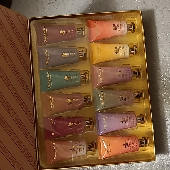 NWT Juicy Couture 12 Pc Lotion Gift Set - Picture 4 of 6